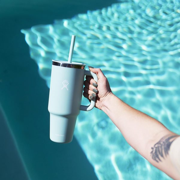 Hydro Flask 24 Oz Travel Tumbler with Handle, Lid and Straw - Insulated Stainless Steel in 24 Oz Surf Blue - Image 159