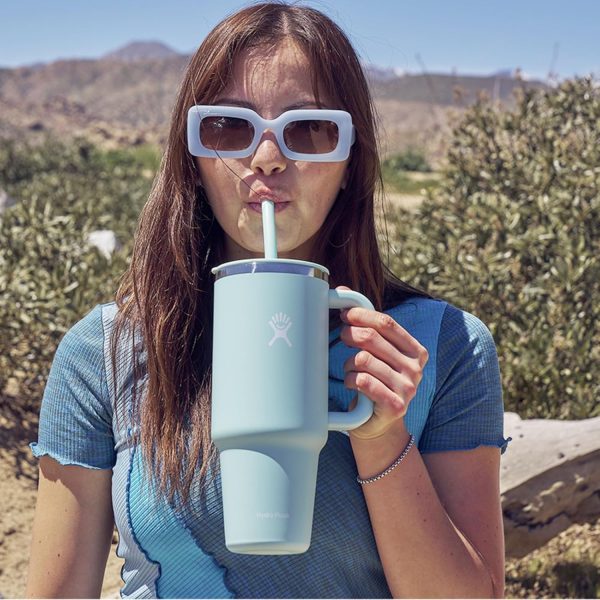 Hydro Flask 24 Oz Travel Tumbler with Handle, Lid and Straw - Insulated Stainless Steel in 24 Oz Surf Blue - Image 238